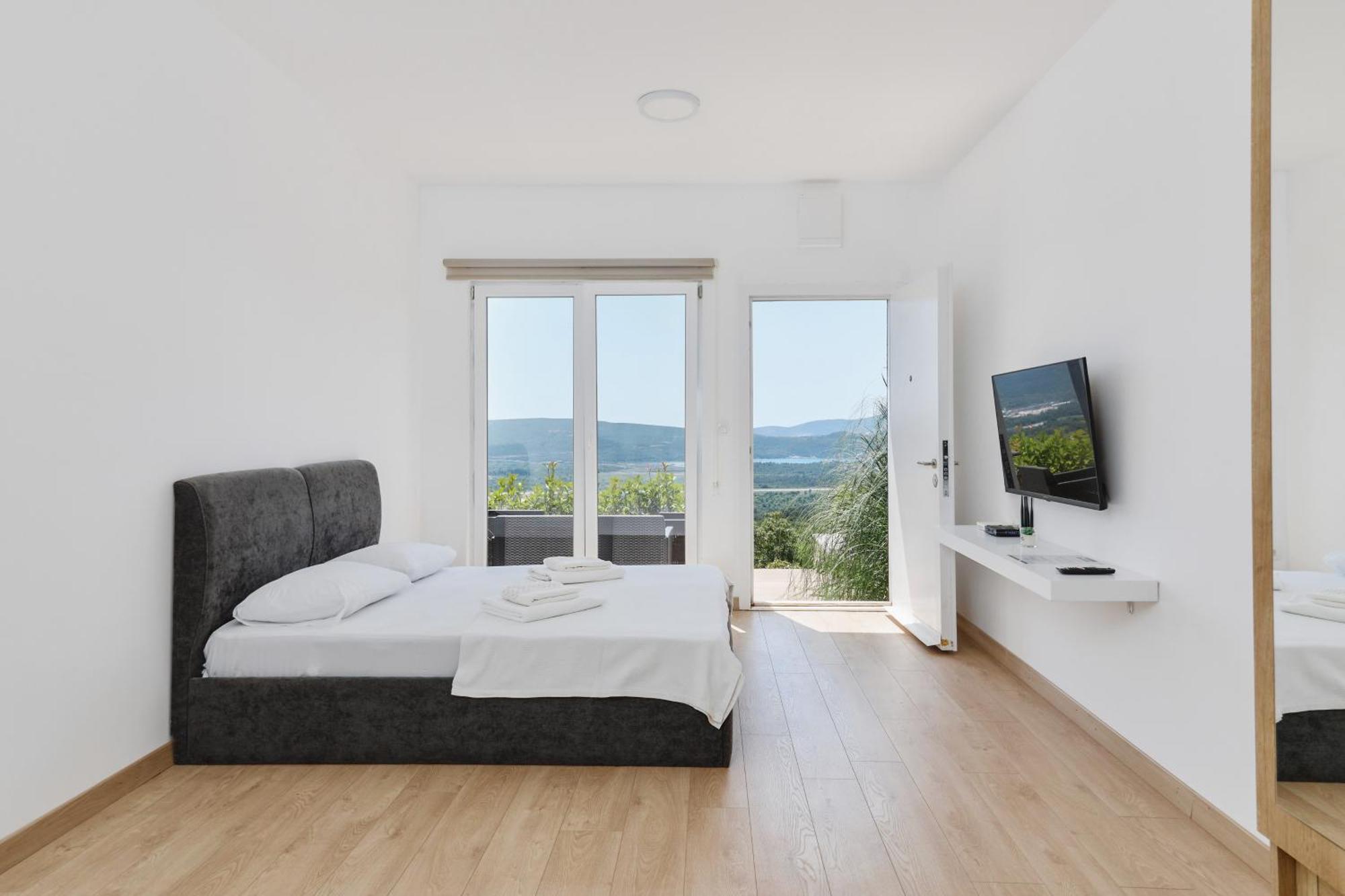 Adriatic Heights Aparthotel Kavač Buitenkant foto